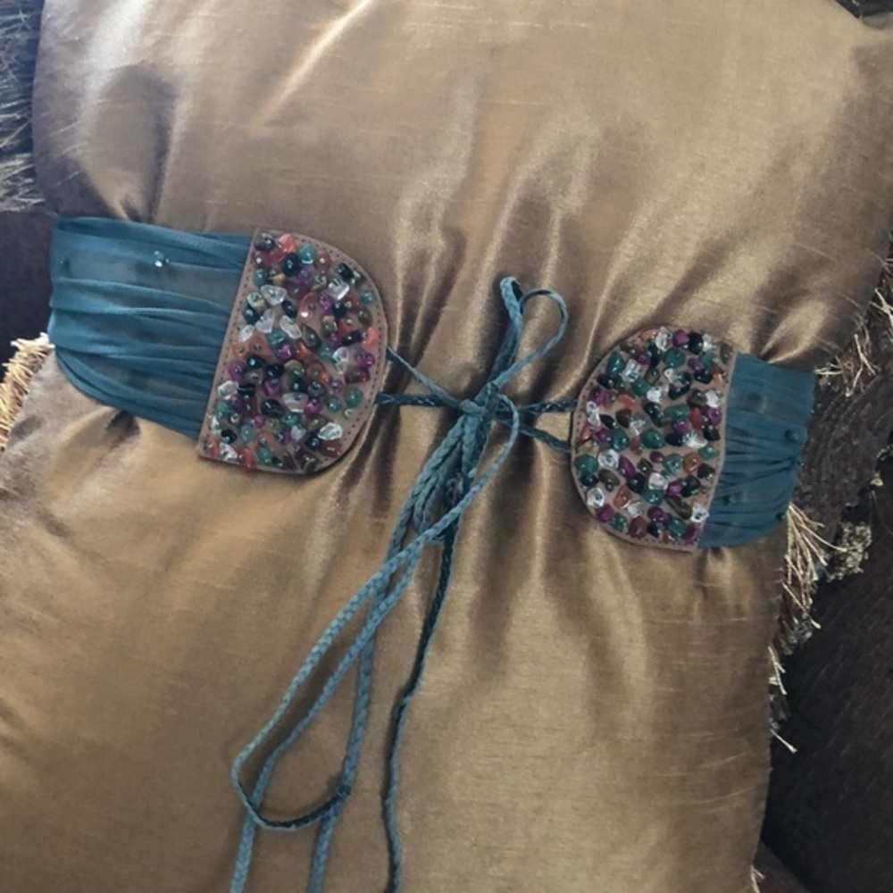 Vintage unique teal faux leather embellished belt - Picture 3 of 10